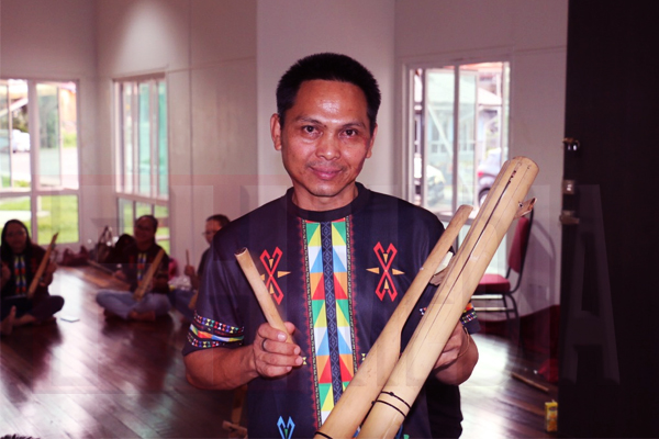 Ronney g sigoh giat mendalami teknik alat muzik bambu
